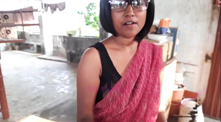 Why Indian Women Looks So Sexy Saree