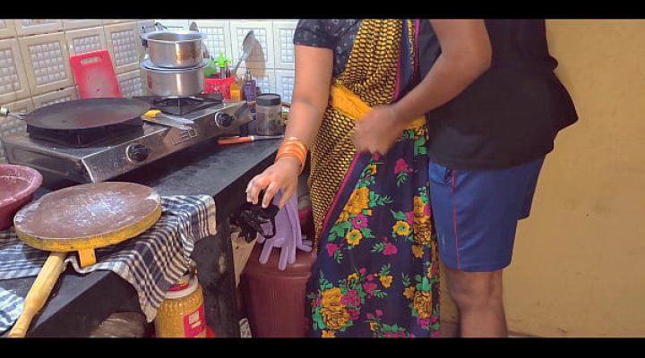 Hot Neighbor Aunty Gets A Surprise Visit